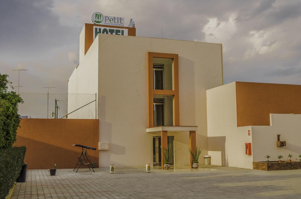 Hotel Petit Теуакан Экстерьер фото